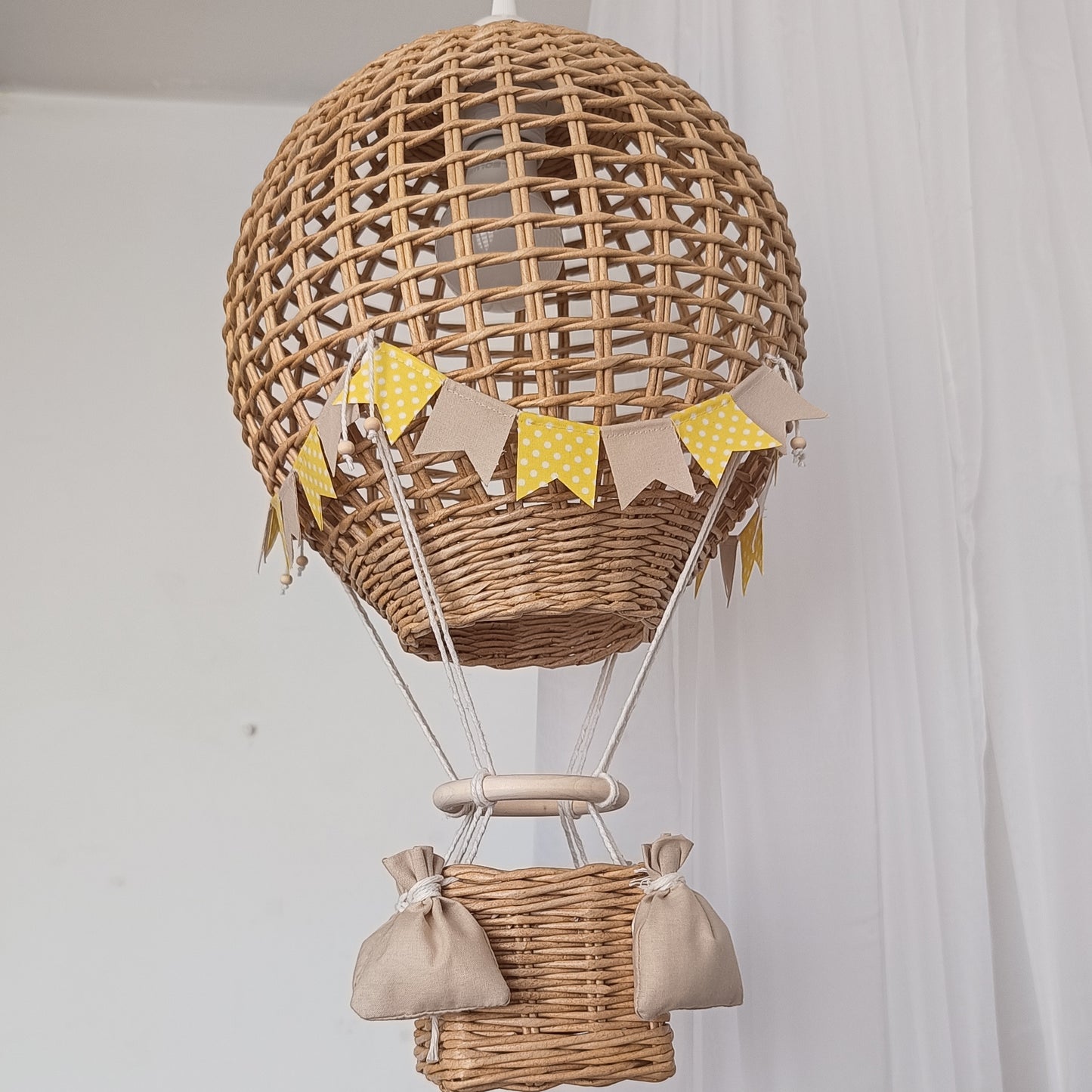 Lampa sufitowa, abażur do pokoju dziecka