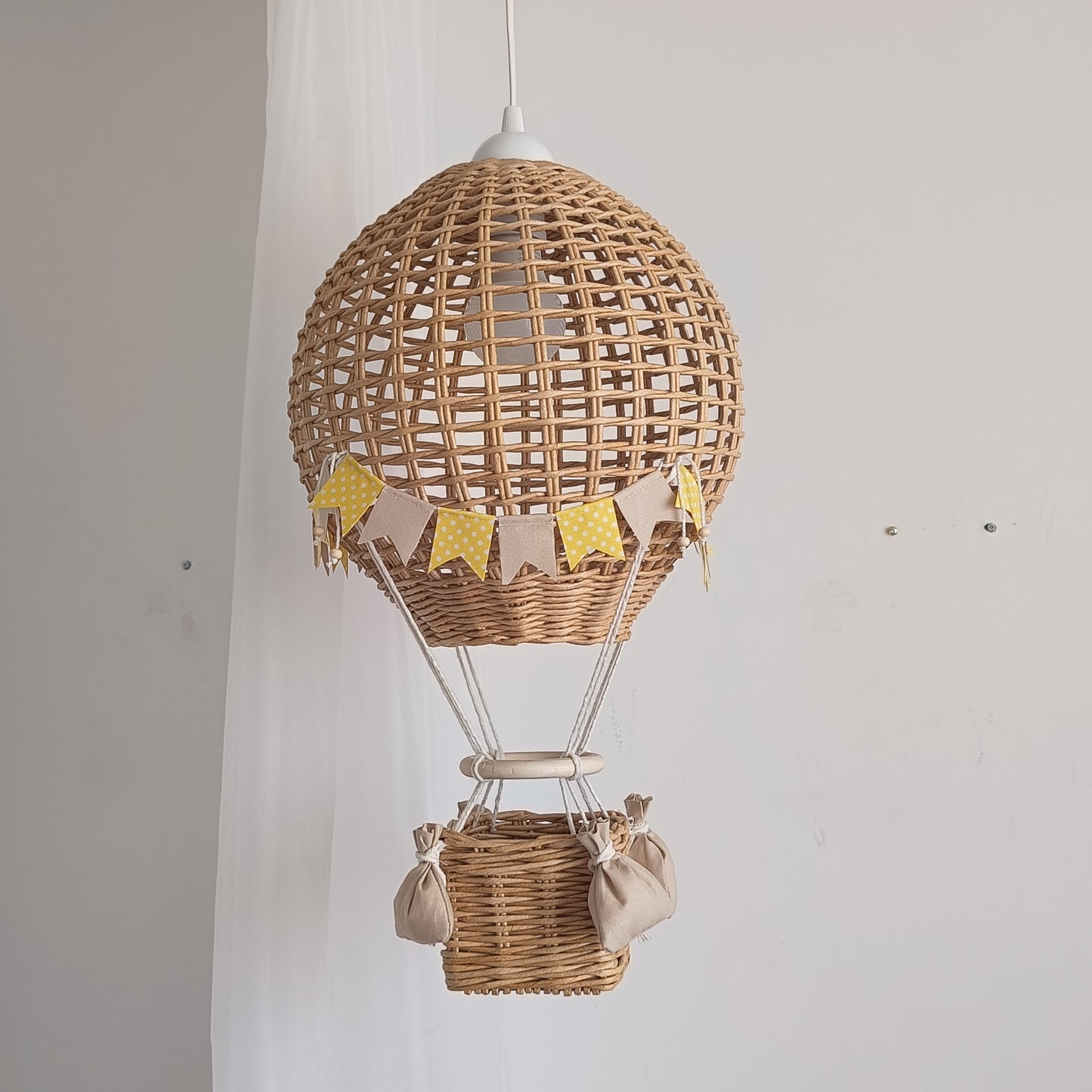 Lampa sufitowa, abażur do pokoju dziecka
