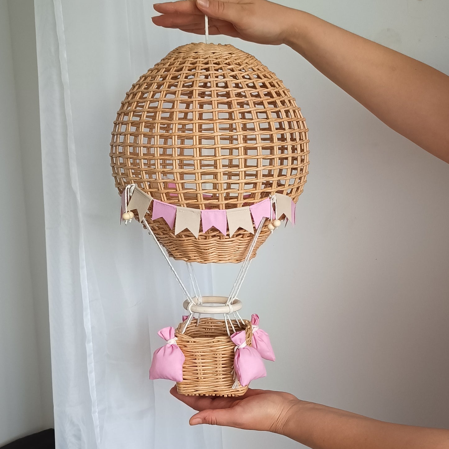 Lampa sufitowa do pokoju dziewczynki Balon